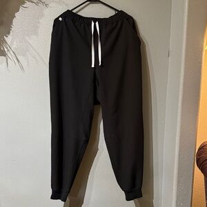 FIGS Men’s scrub bottoms. Tansen style. Size XXL. Black. In excellent condition